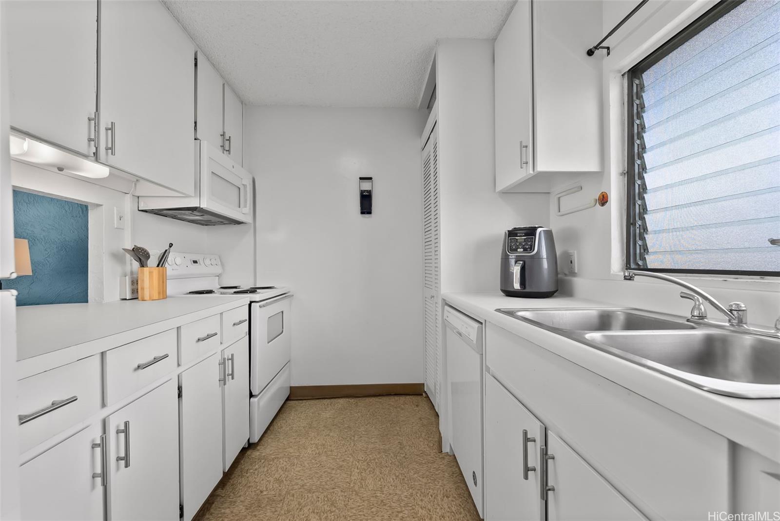 Ode Rancho condo # 507, Honolulu, Hawaii - photo 4 of 21