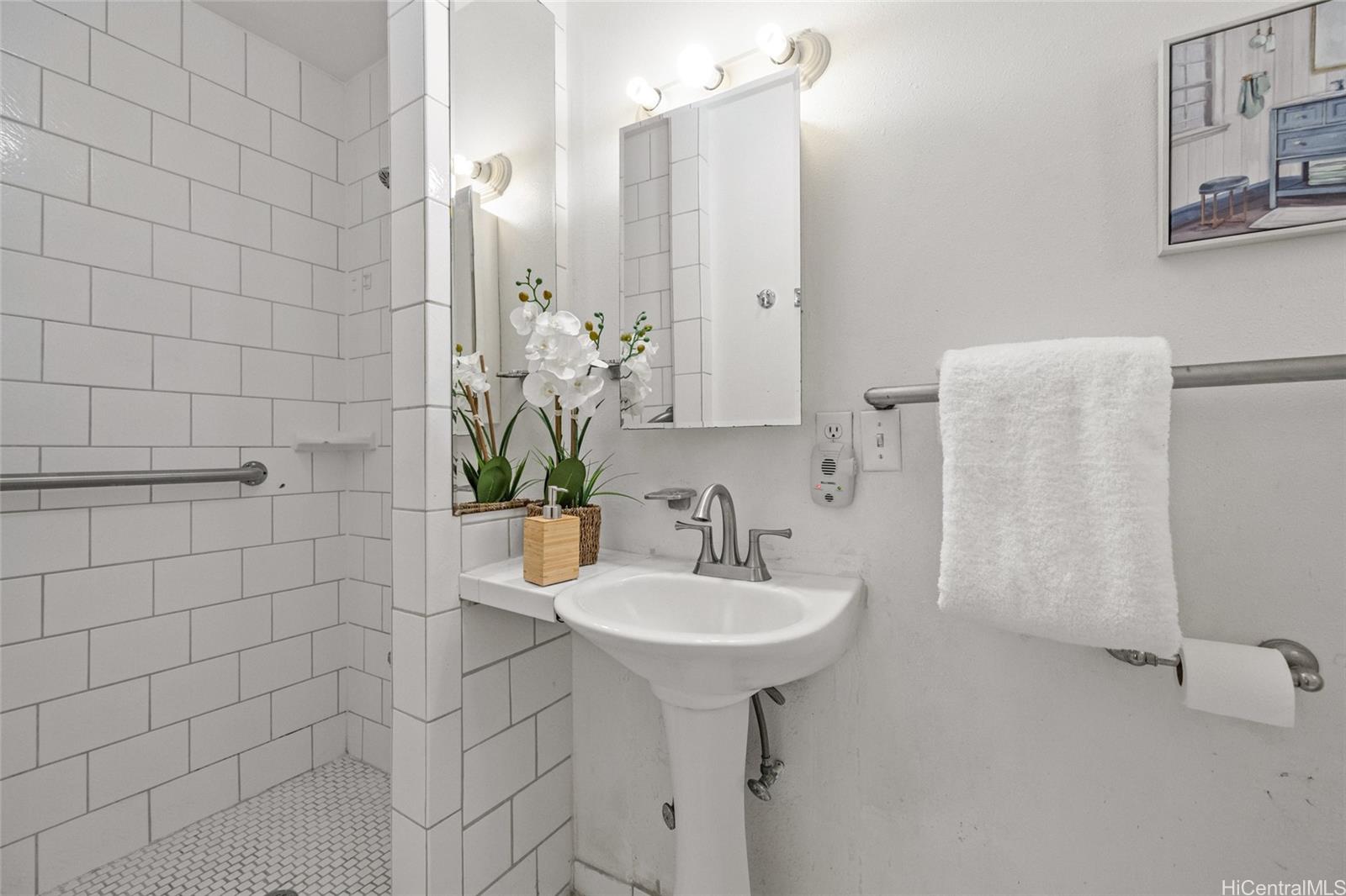 1447  Uila Street Foster Village, PearlCity home - photo 8 of 25