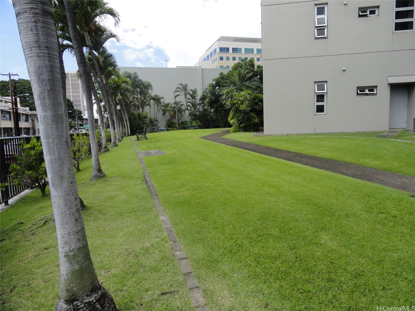 1448 Young St Honolulu - Rental - photo 15 of 18