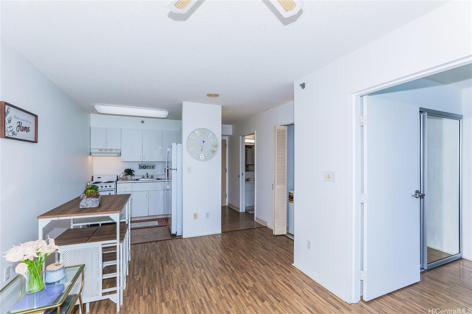 1448 Young St condo # 1404, Honolulu, Hawaii - photo 13 of 25