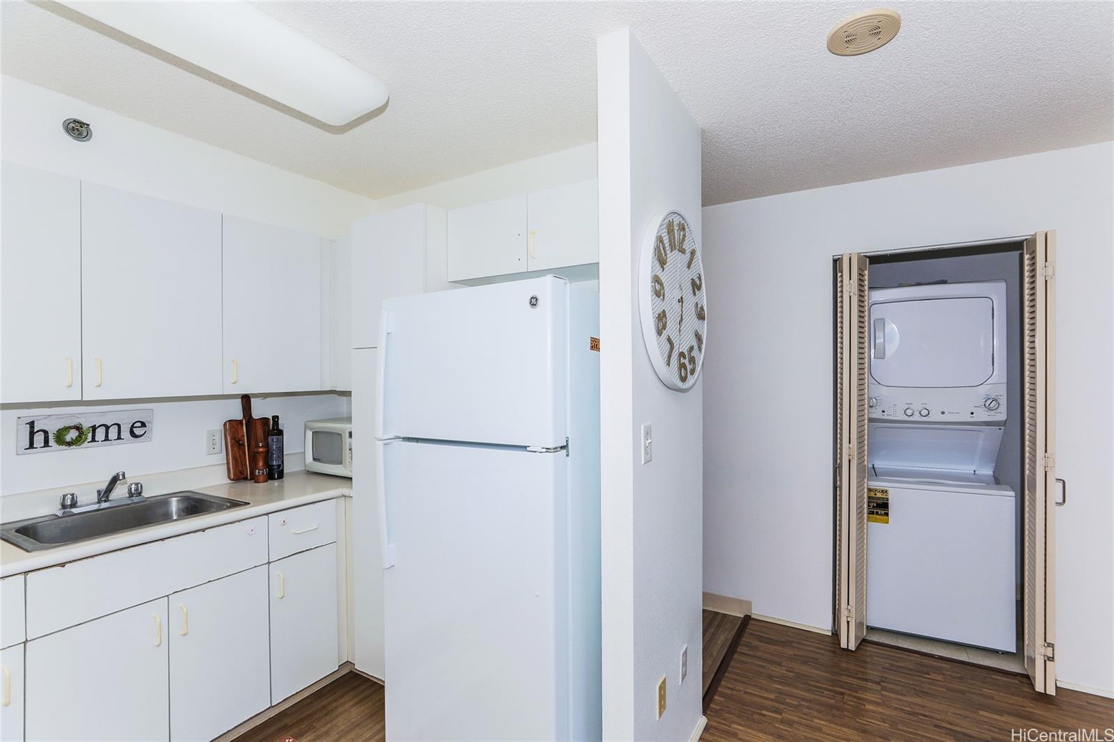 1448 Young St condo # 1404, Honolulu, Hawaii - photo 16 of 25