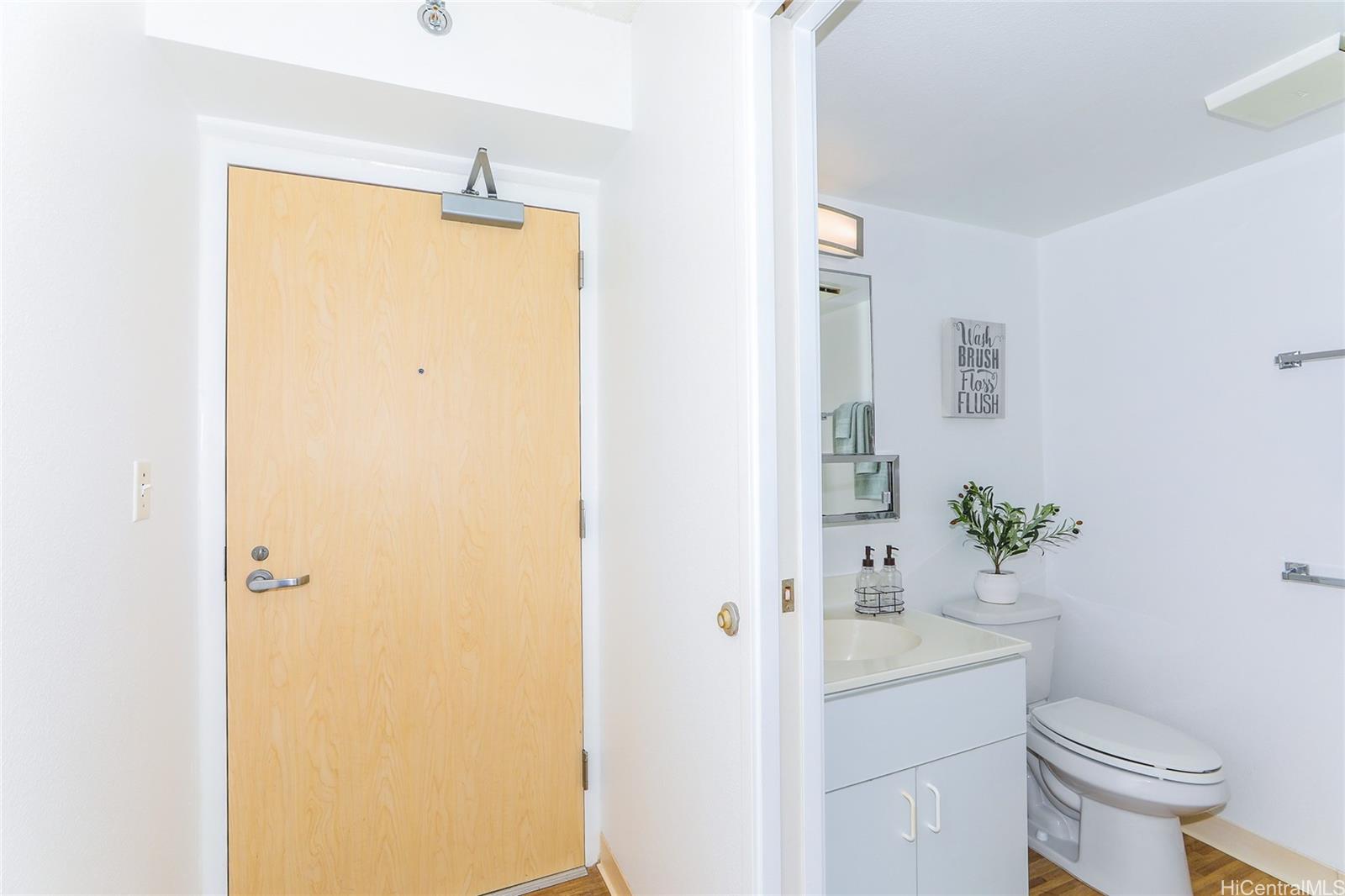 1448 Young St condo # 1404, Honolulu, Hawaii - photo 19 of 25