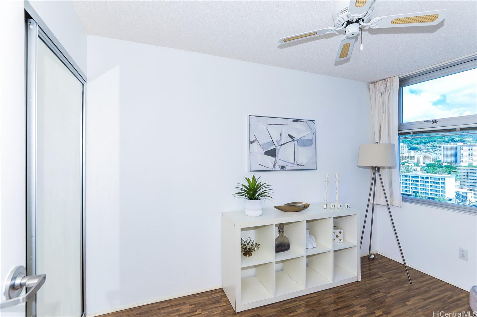 1448 Young St condo # 1404, Honolulu, Hawaii - photo 21 of 25