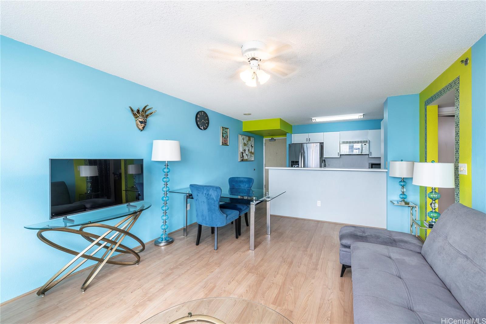 1448 Young St condo # 1511, Honolulu, Hawaii - photo 3 of 13