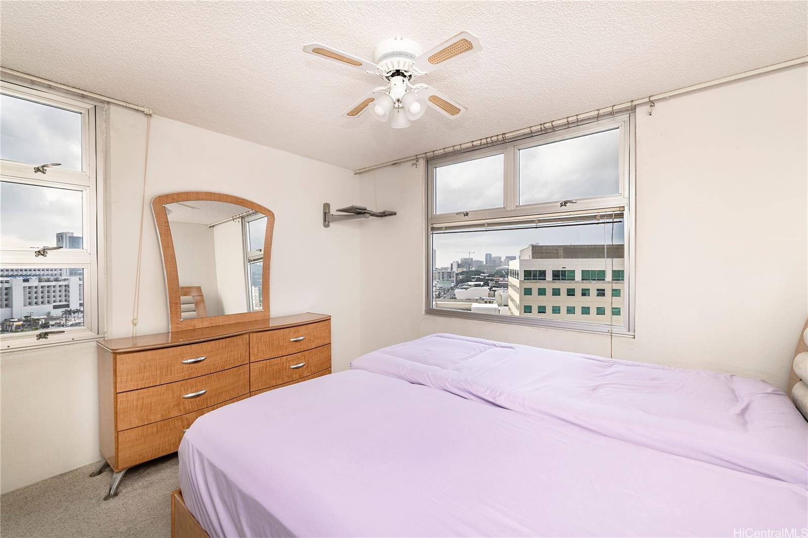 1448 Young St condo # 1511, Honolulu, Hawaii - photo 6 of 13