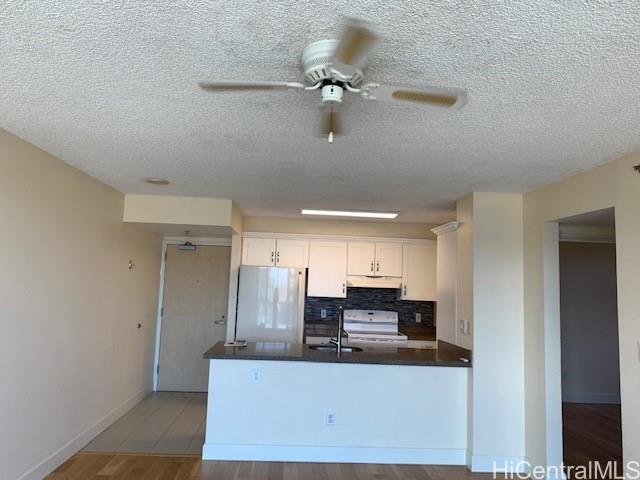 1448 Young St Honolulu - Rental - photo 2 of 6