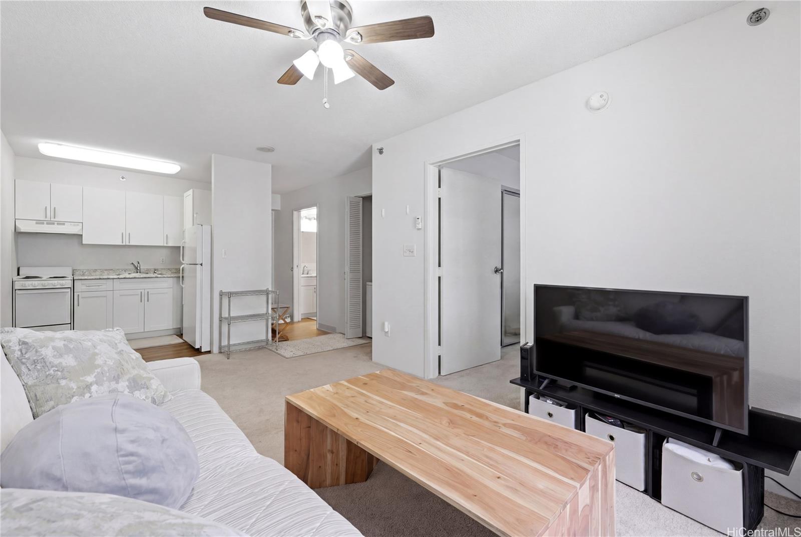 1448 Young St condo # 304, Honolulu, Hawaii - photo 3 of 20
