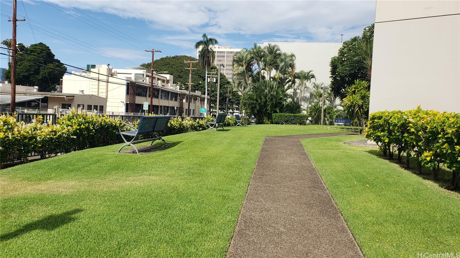 1448 Young St Honolulu - Rental - photo 15 of 17