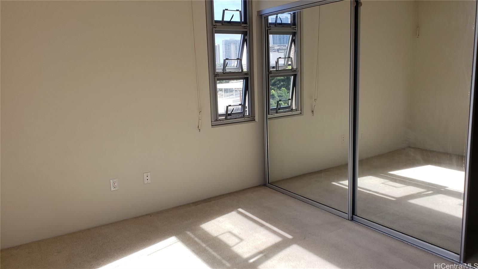 1448 Young St Honolulu - Rental - photo 8 of 17