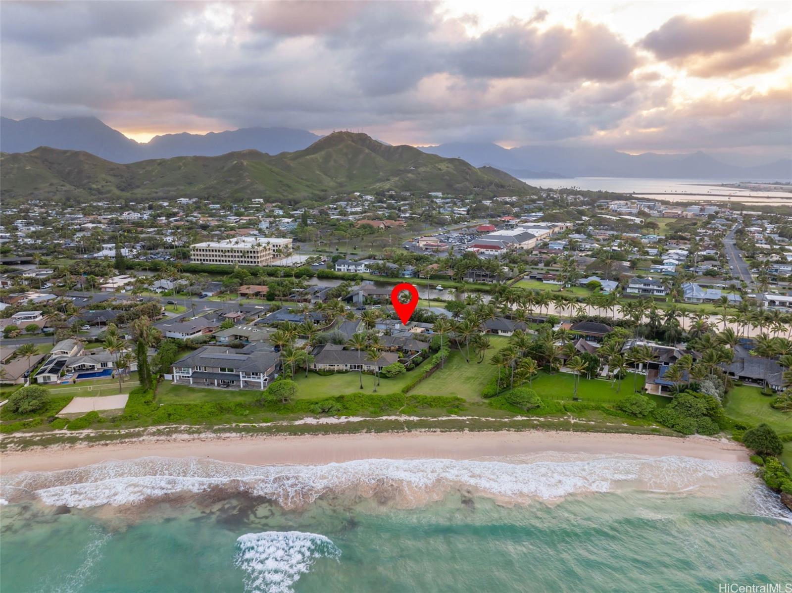 145  Kaimoani Way Beachside, Kailua home - photo 3 of 25