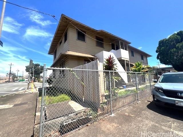 145 Lehua Street Wahiawa - Multi-family - photo 4 of 12