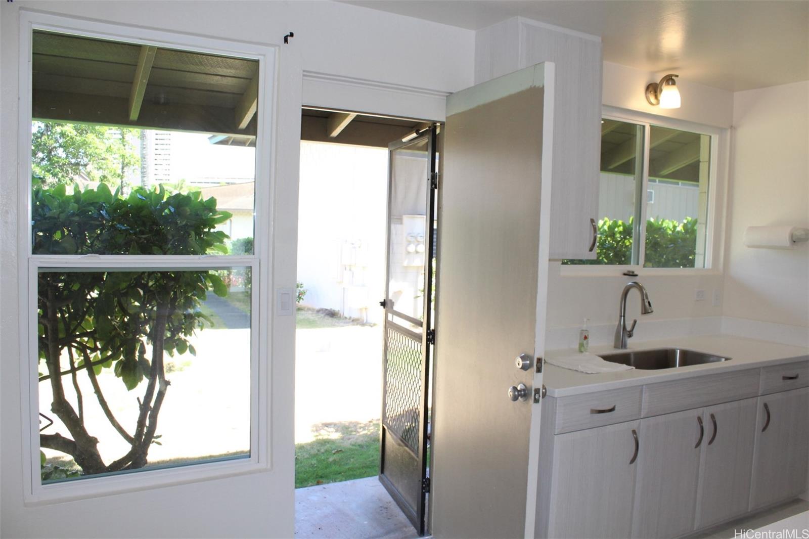 1450 Hunakai Street townhouse # 1, Honolulu, Hawaii - photo 5 of 17