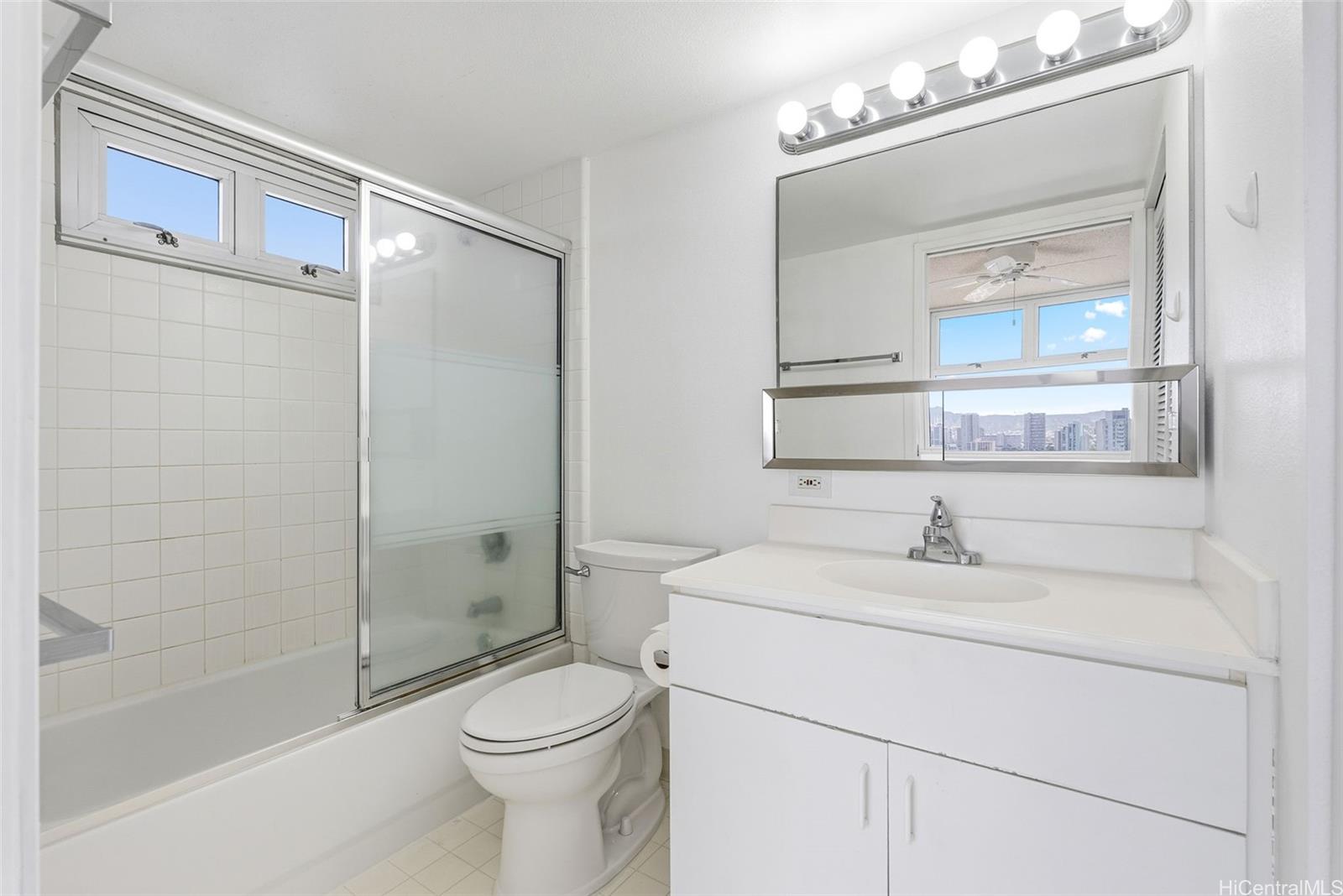 1450 Young St condo # 2701, Honolulu, Hawaii - photo 7 of 20