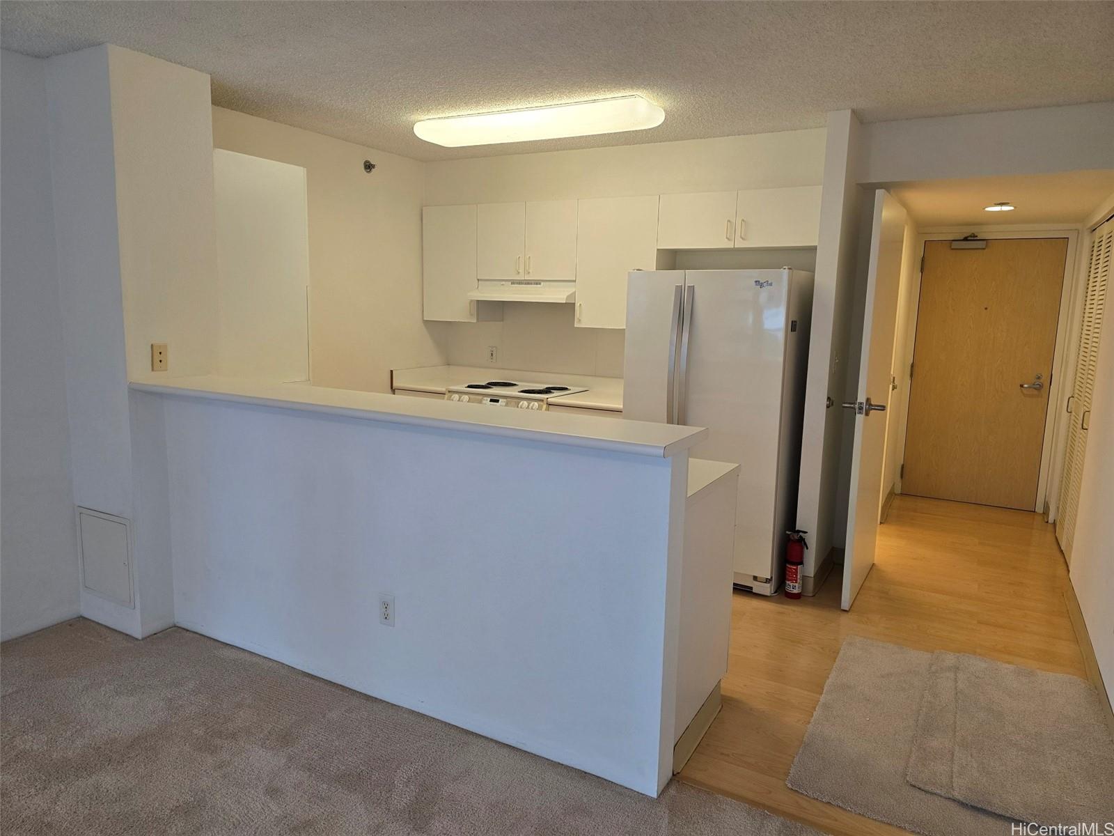1450 Young Street Honolulu - Rental - photo 2 of 9