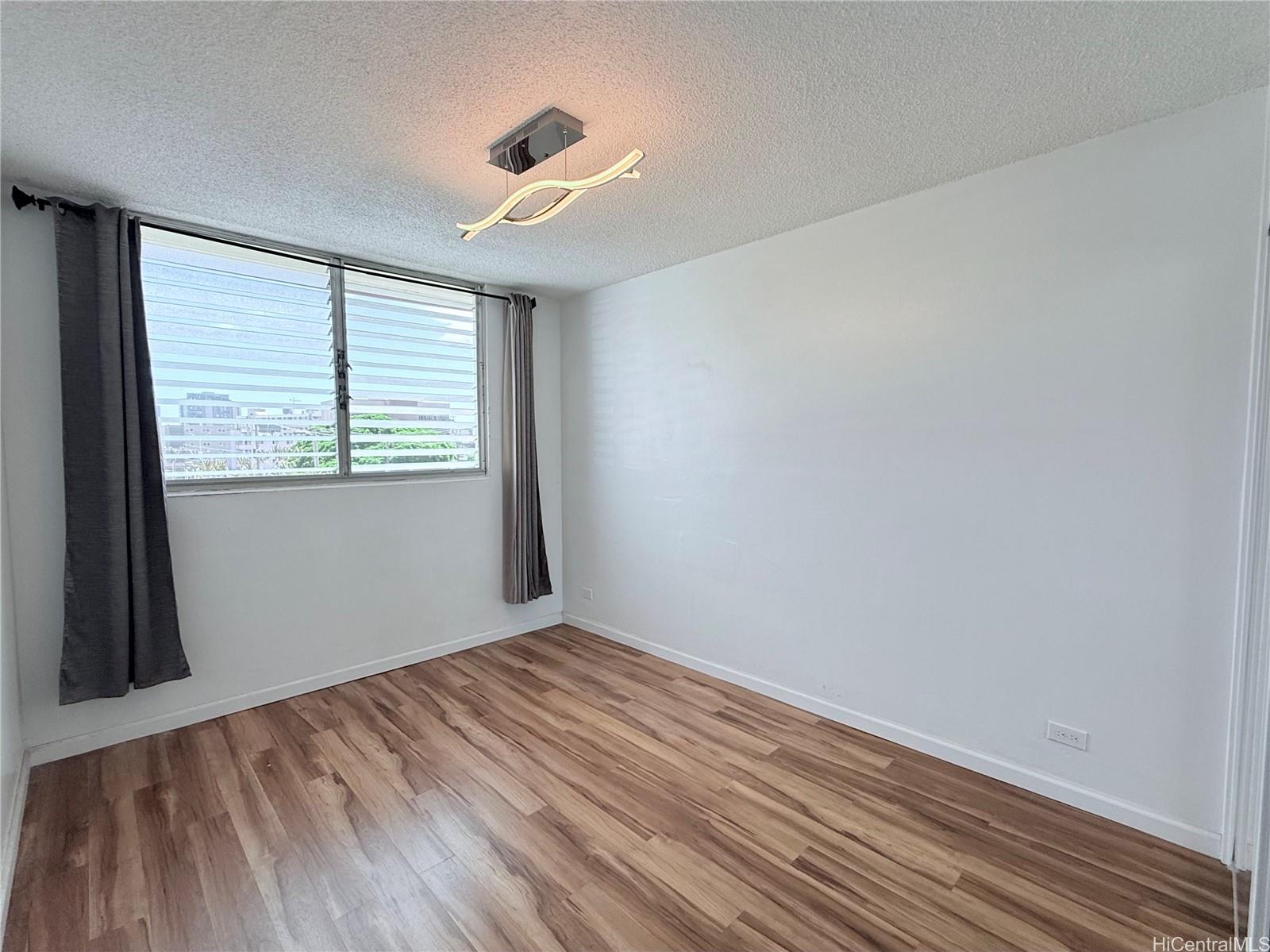 Piikoi Villa condo # 501, Honolulu, Hawaii - photo 6 of 14