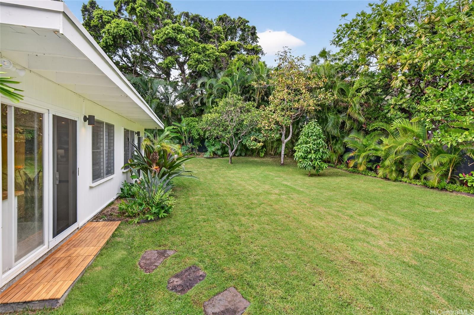 1453  Aalapapa Drive Lanikai, Kailua home - photo 17 of 25