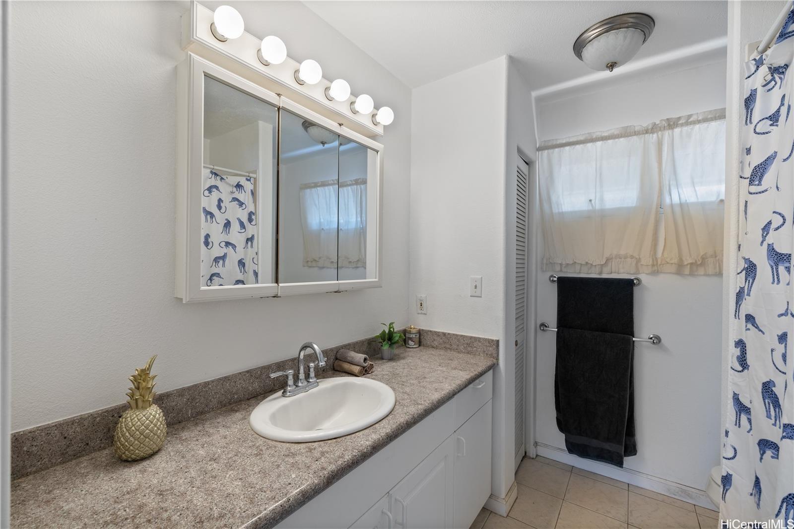 1457  Kokea Street Kapalama, Honolulu home - photo 15 of 22