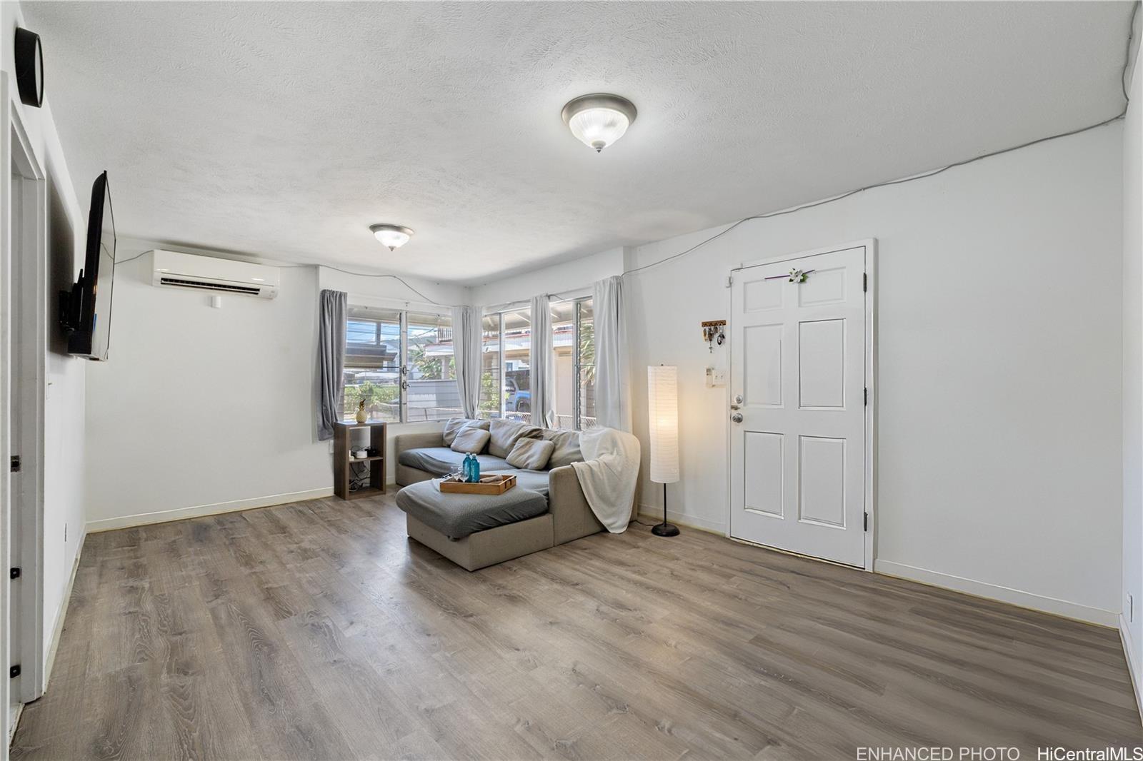 1457  Kokea Street Kapalama, Honolulu home - photo 4 of 22