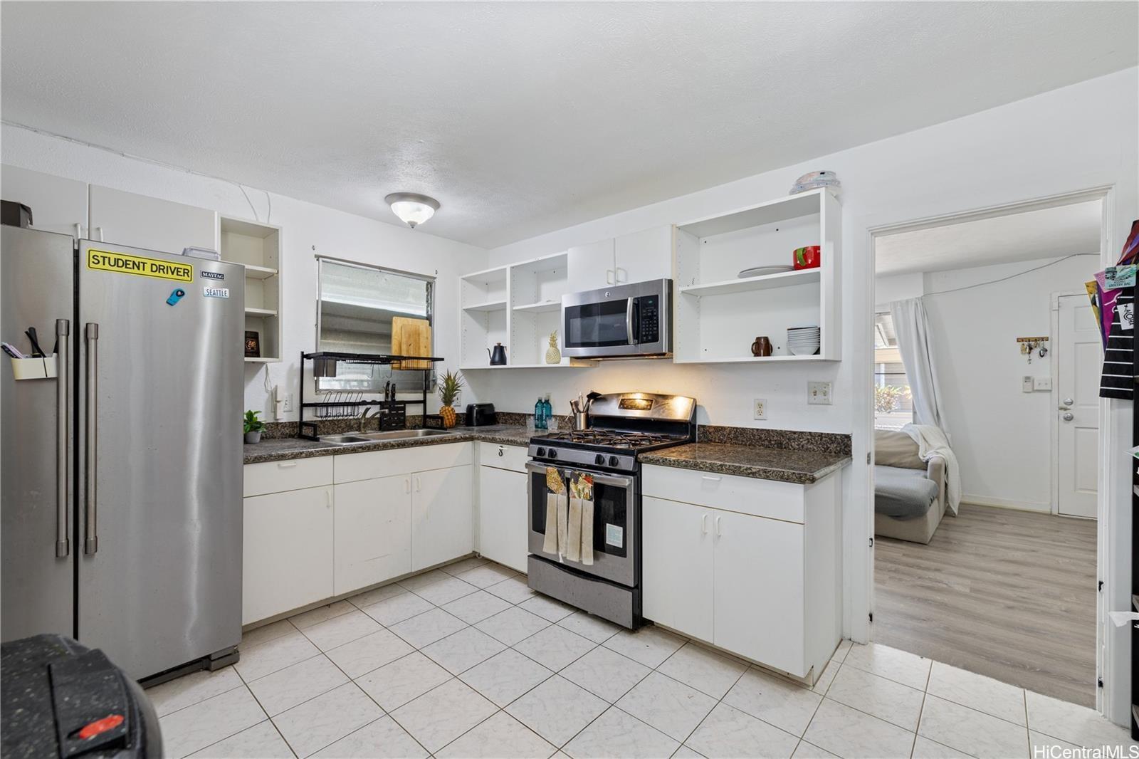 1457  Kokea Street Kapalama, Honolulu home - photo 6 of 22