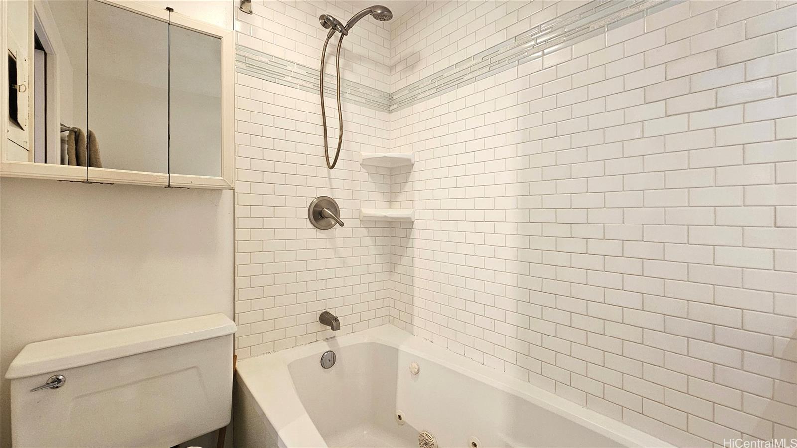 Queens Villa condo # 203, Honolulu, Hawaii - photo 11 of 22