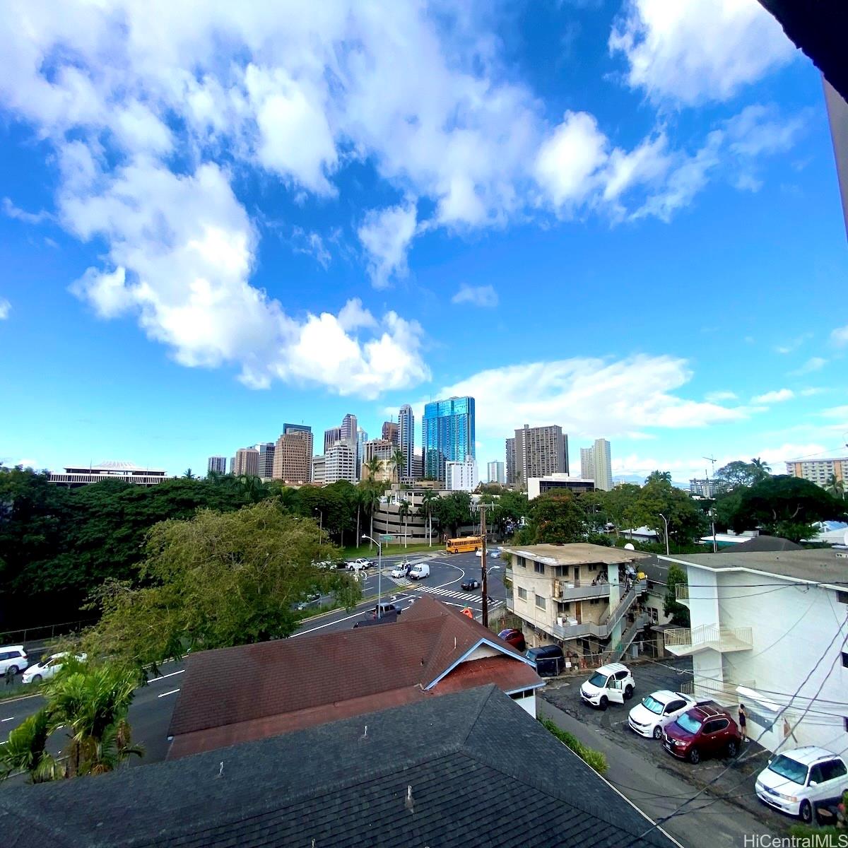 Queens Villa condo # 403, Honolulu, Hawaii - photo 6 of 10