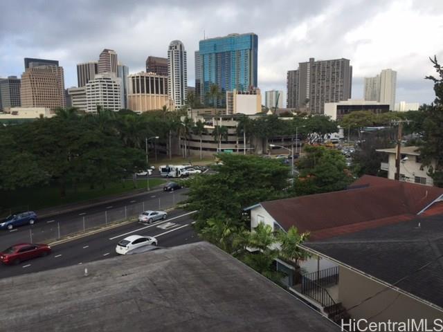 Queens Villa condo # 409, Honolulu, Hawaii - photo 7 of 10
