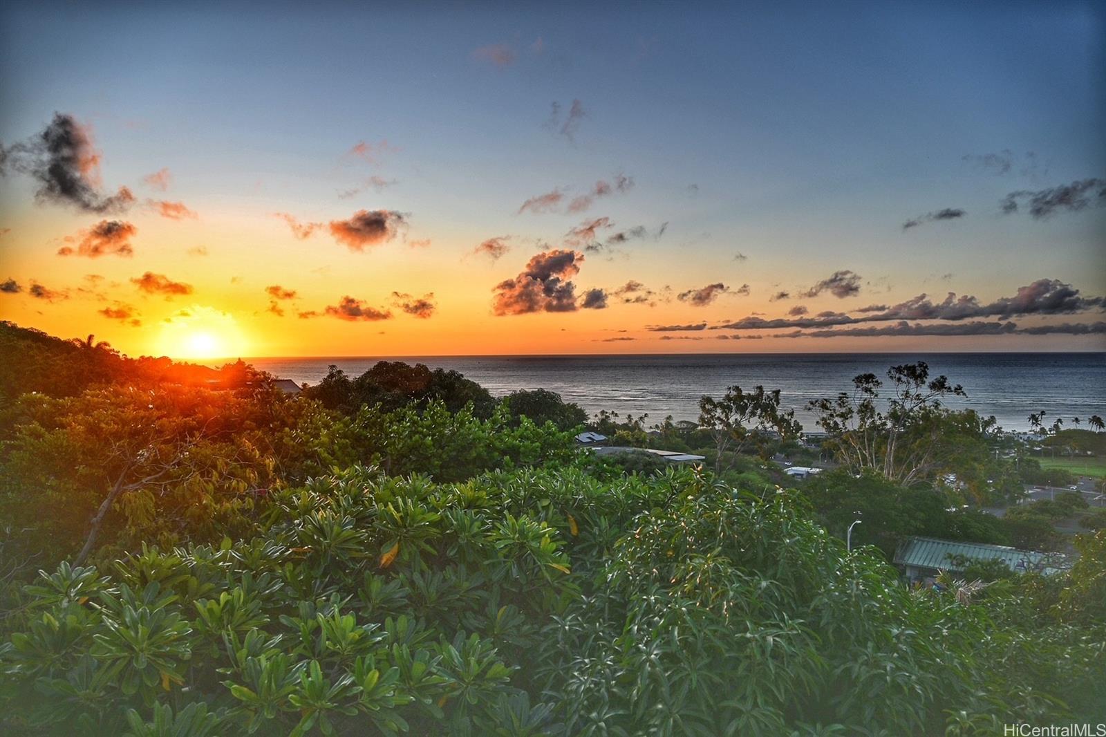 1460  Kamole Street Waialae Iki, Diamond Head home - photo 2 of 25