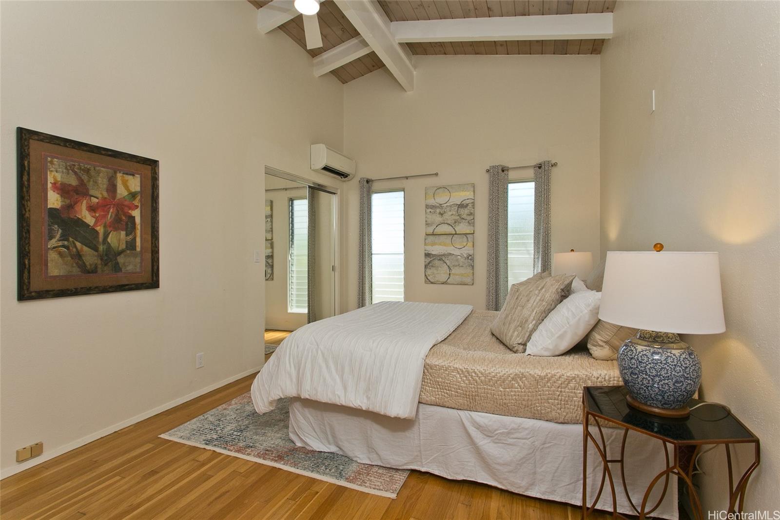 1460  Kamole Street Waialae Iki, Diamond Head home - photo 12 of 25