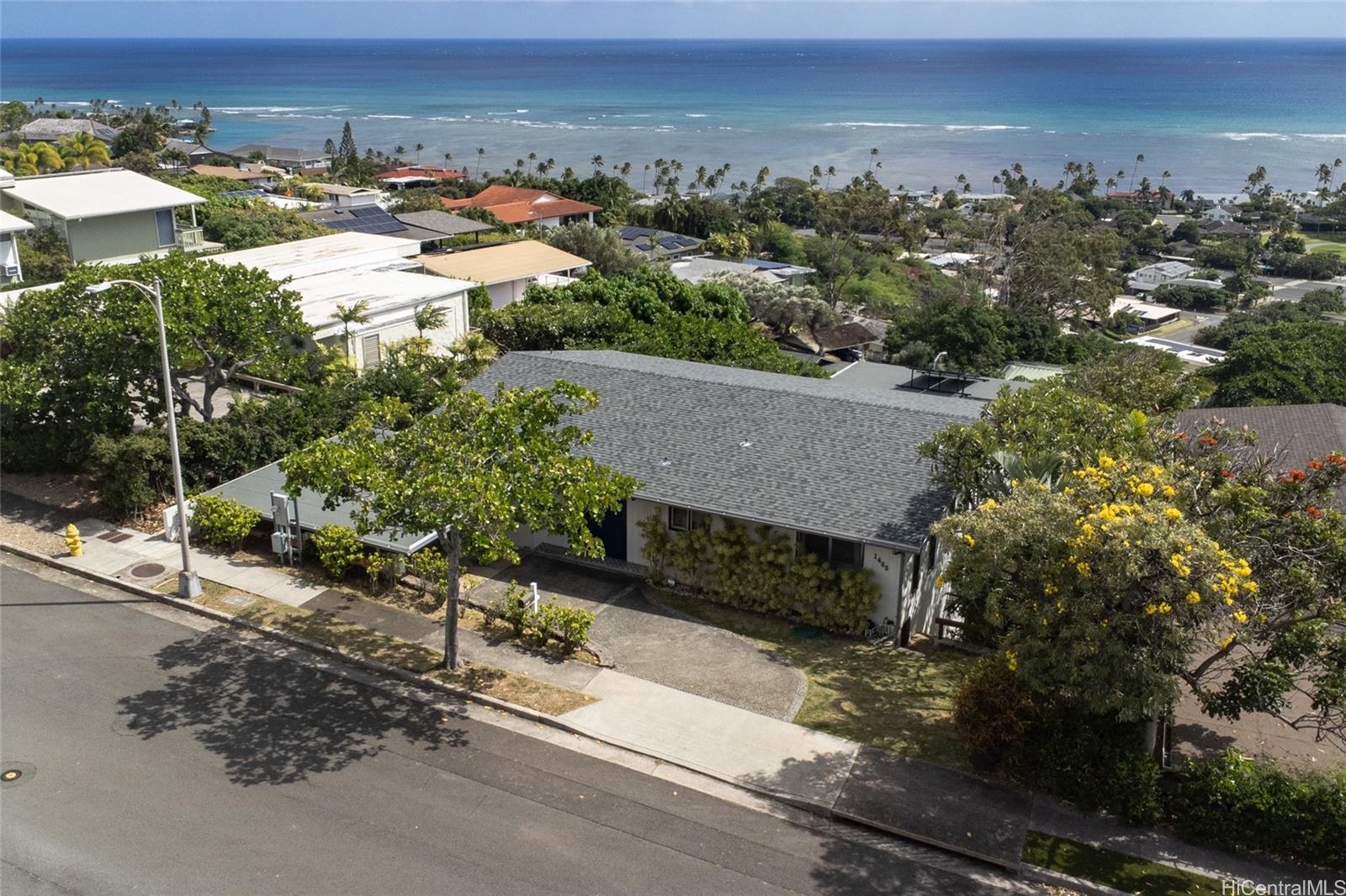 1460  Kamole Street Waialae Iki, Diamond Head home - photo 22 of 25