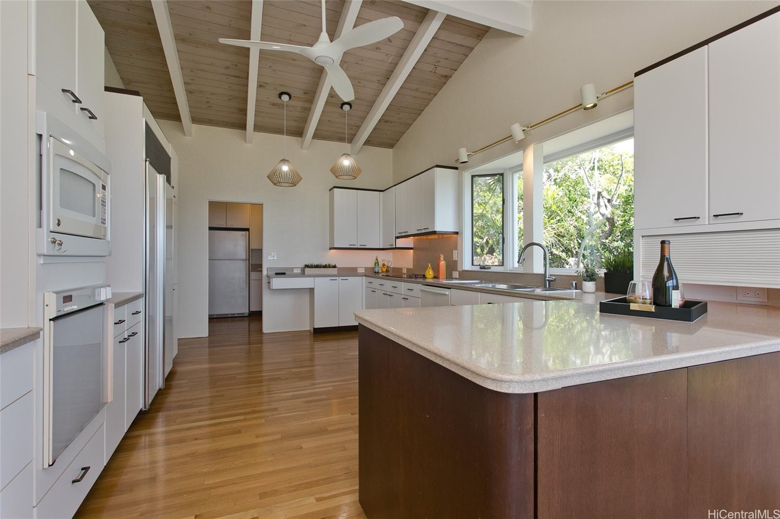 1460  Kamole Street Waialae Iki, Diamond Head home - photo 7 of 25