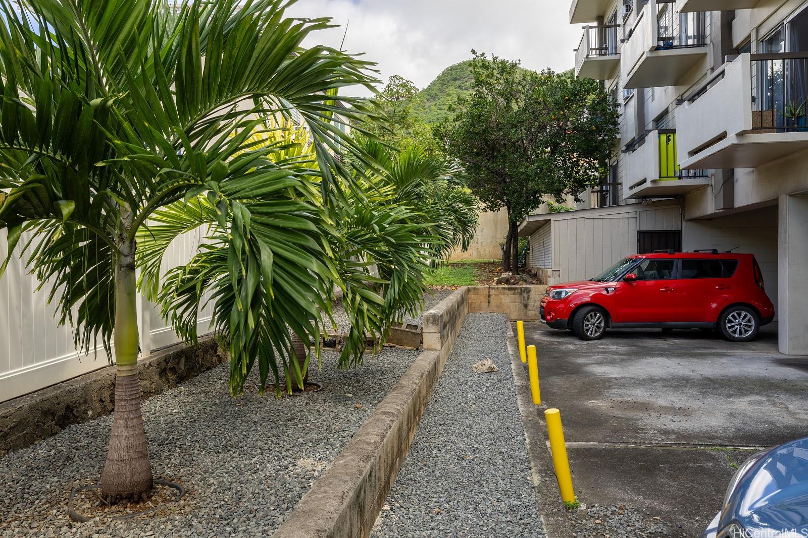 1463 Lusitana Street Honolulu - Multi-family - photo 5 of 13