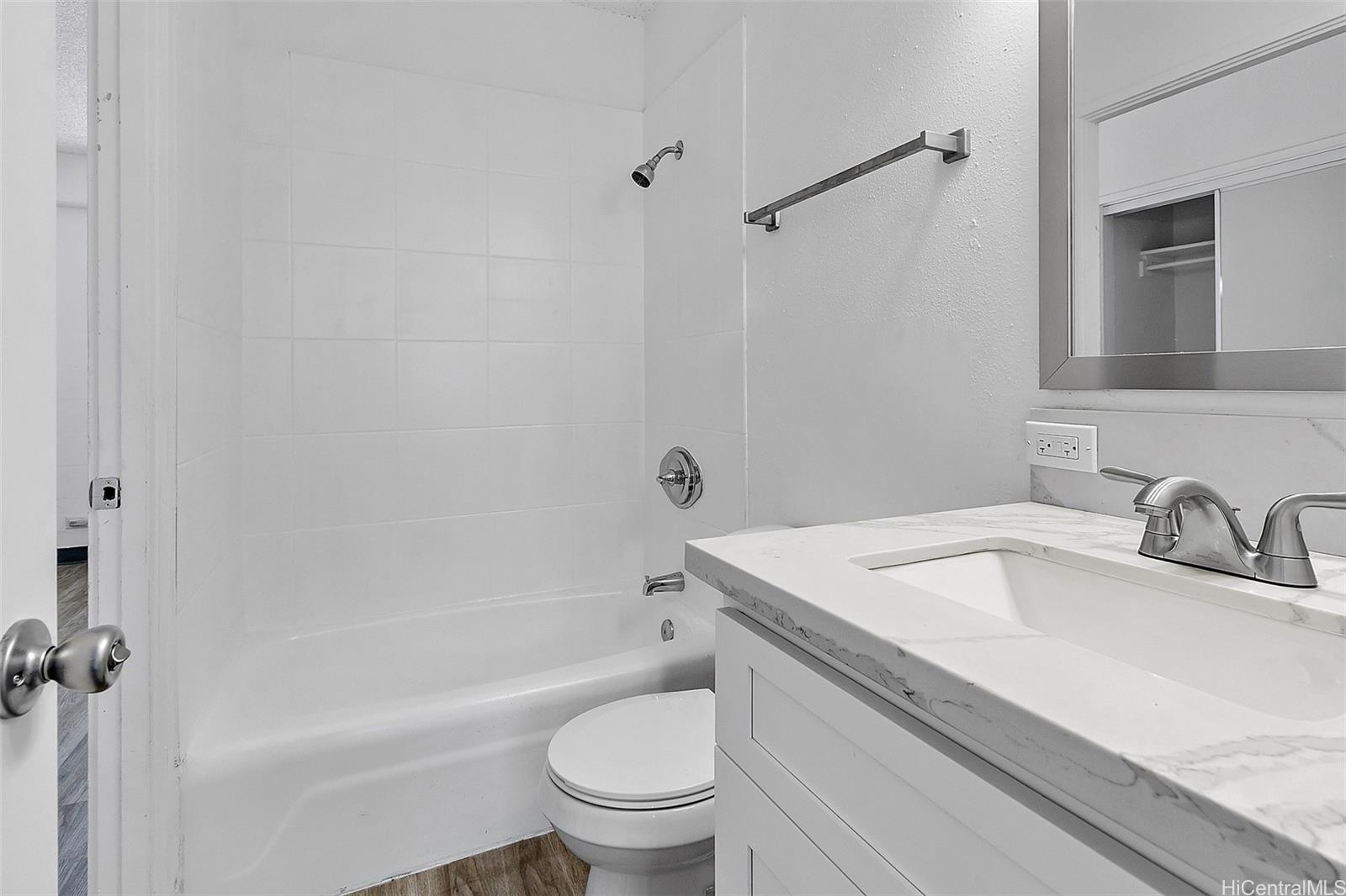 1463 Lusitana Street Honolulu - Multi-family - photo 9 of 13