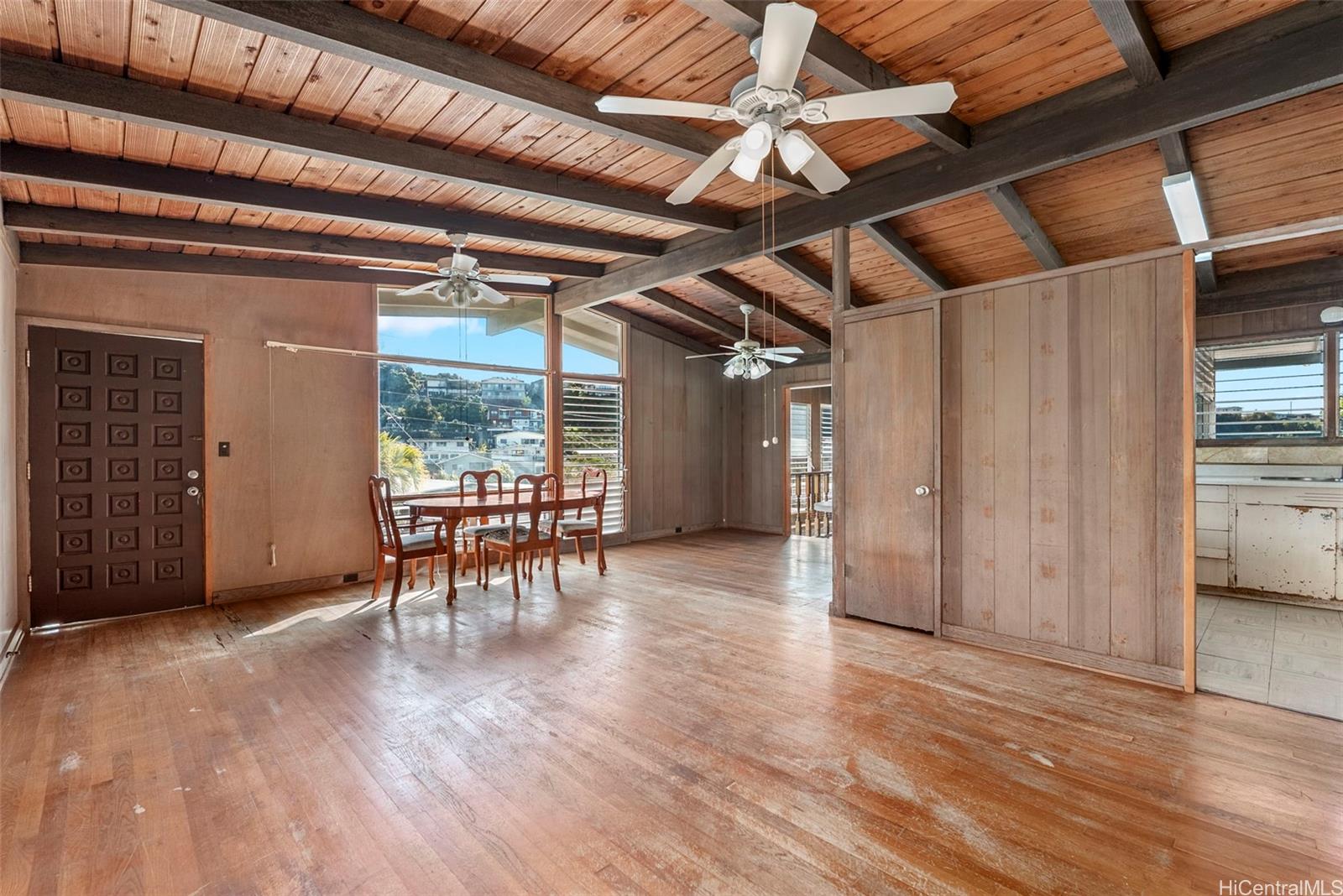 1468  Onipaa Street Moanalua Gardens, Honolulu home - photo 2 of 25