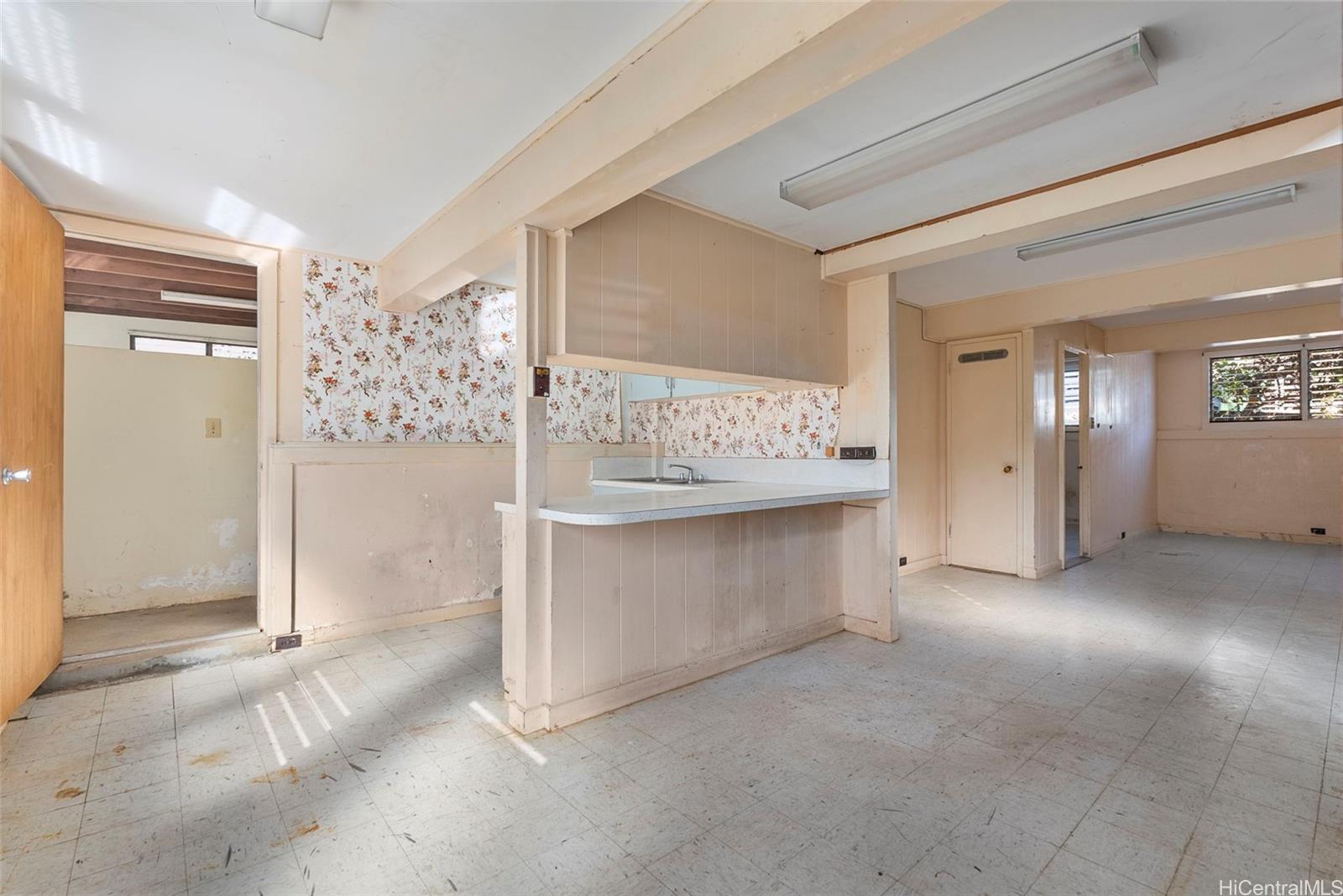 1468  Onipaa Street Moanalua Gardens, Honolulu home - photo 19 of 25