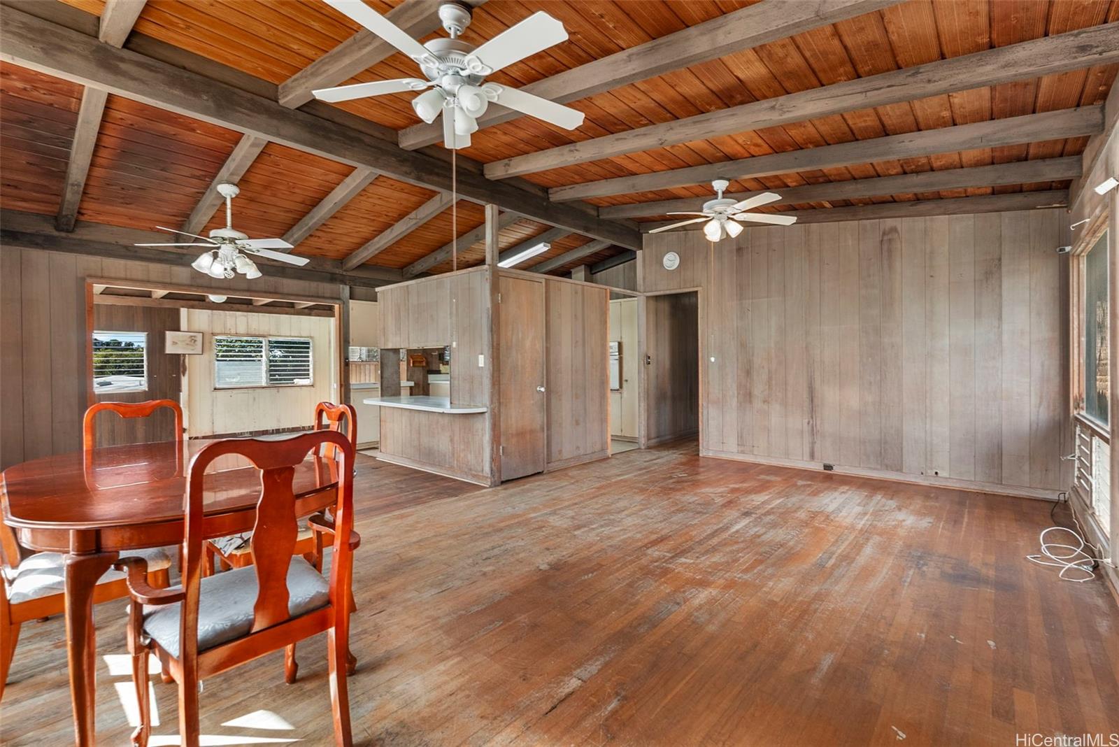 1468  Onipaa Street Moanalua Gardens, Honolulu home - photo 3 of 25