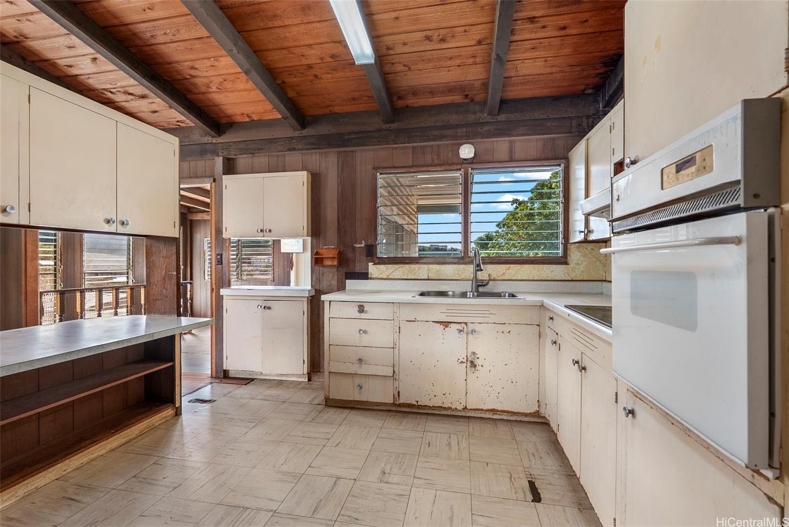 1468  Onipaa Street Moanalua Gardens, Honolulu home - photo 7 of 25