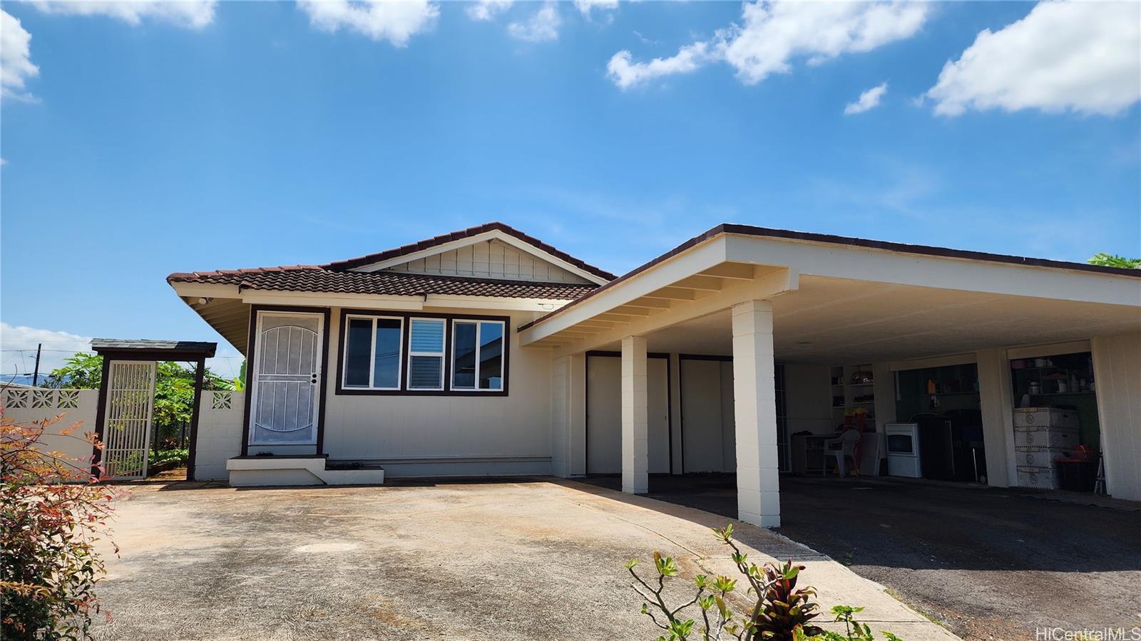 1470  Kaumoli Place Pearl City-upper, PearlCity home - photo 2 of 18