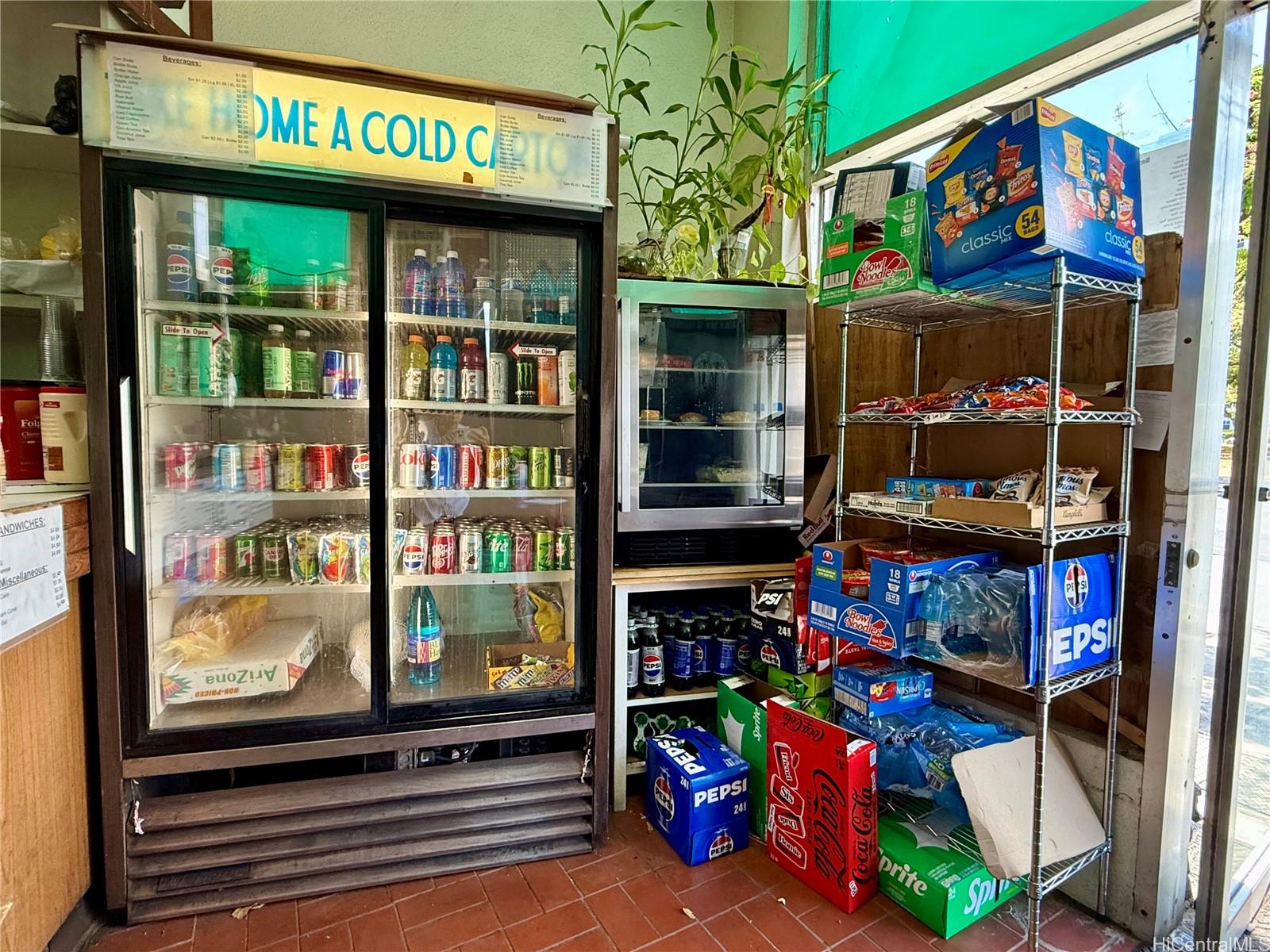 1481 South King Street Pawaa  - photo 3 of 14