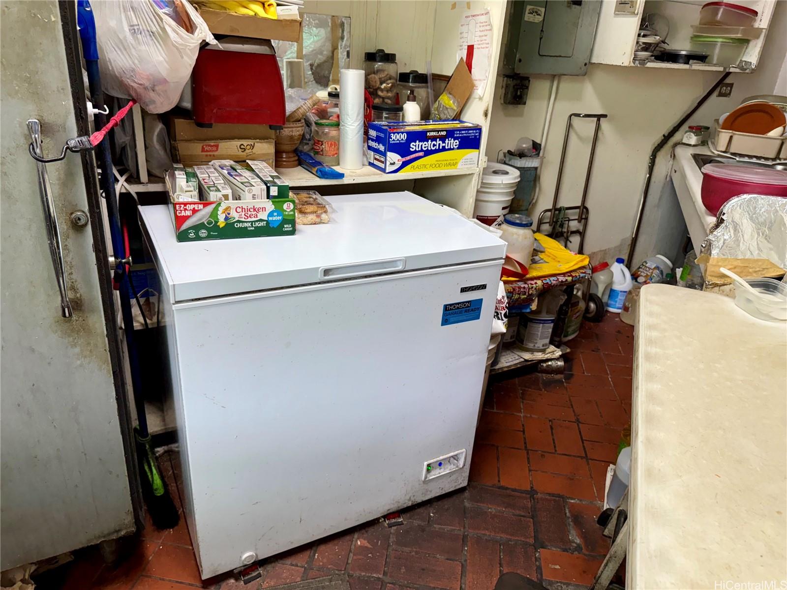 1481 South King Street Pawaa  - photo 4 of 14