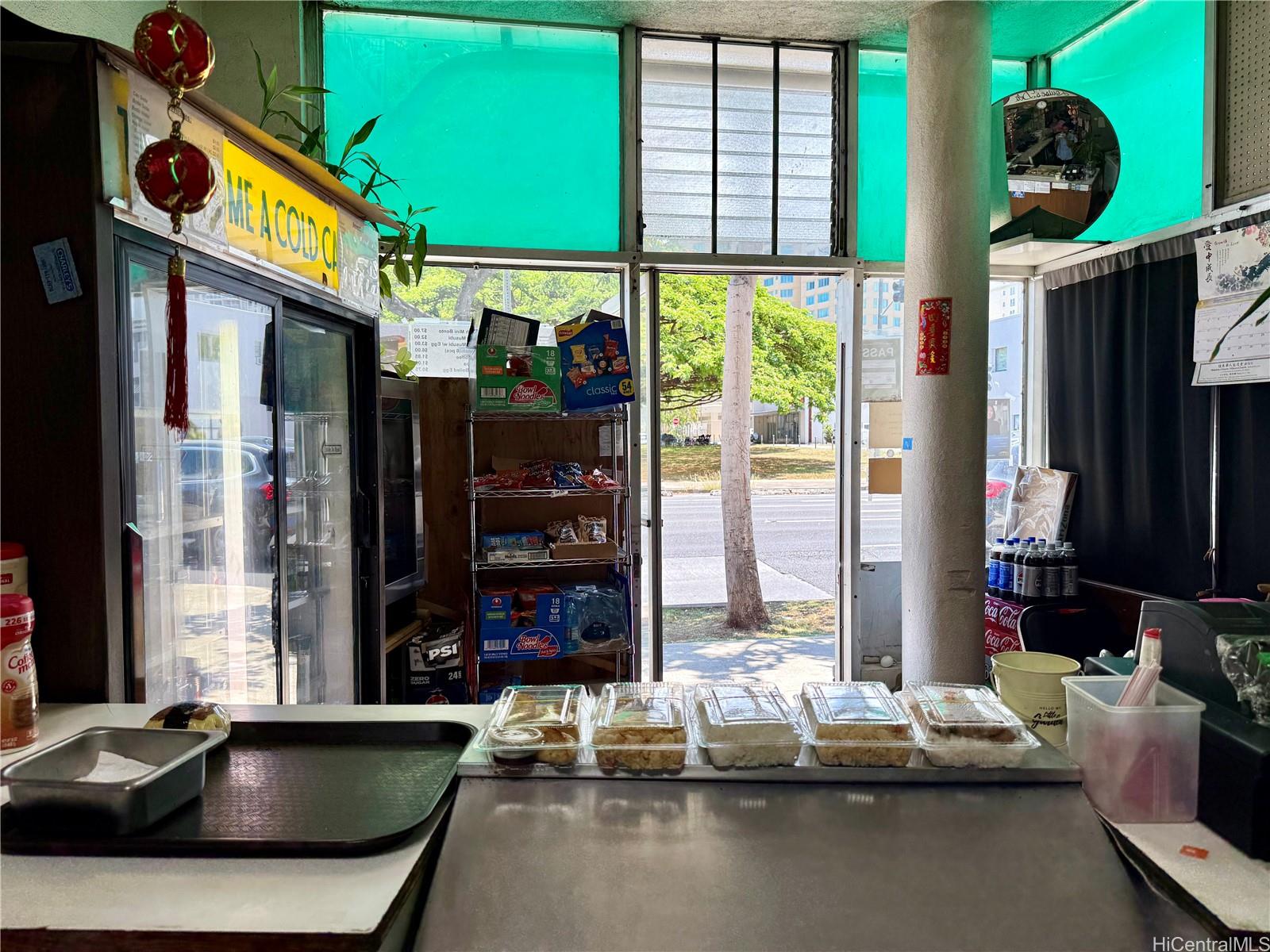 1481 South King Street Pawaa  - photo 6 of 14