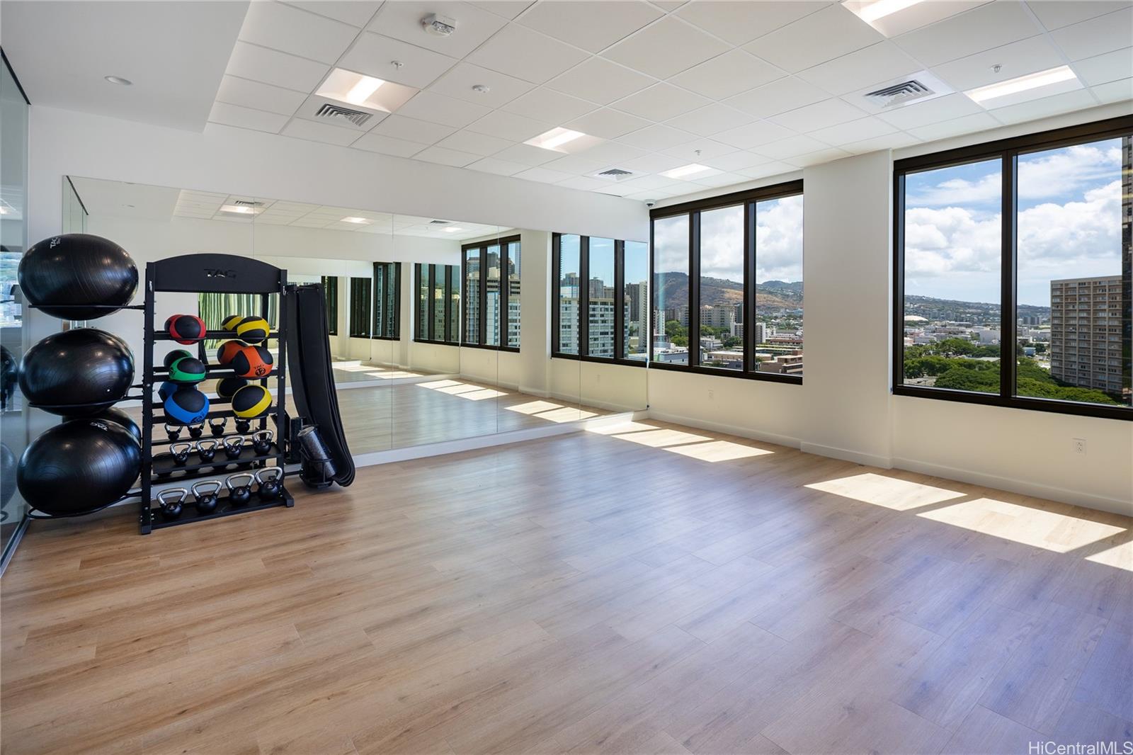 The Park on Keeaumoku condo # 1100R, Honolulu, Hawaii - photo 20 of 25