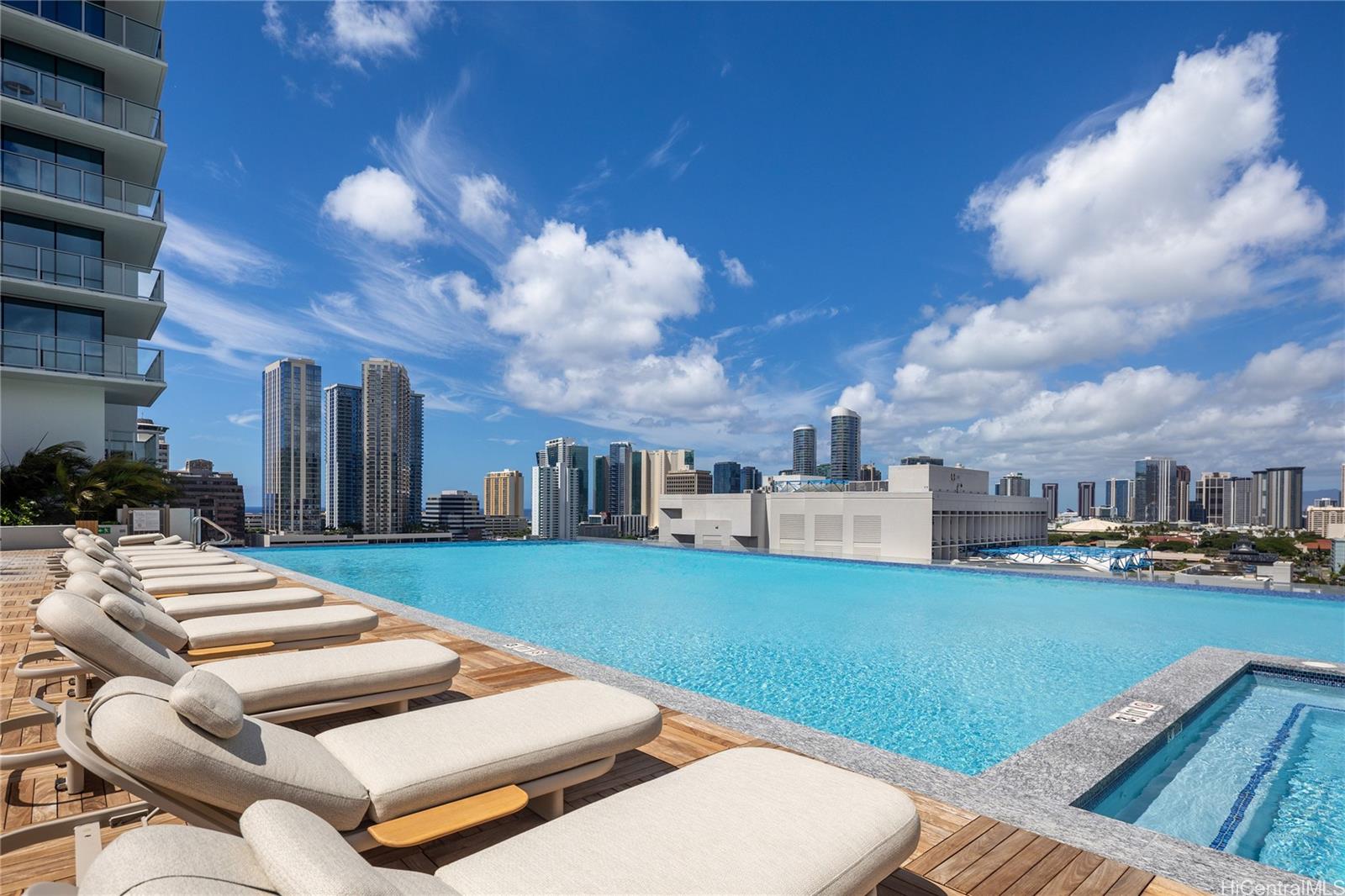 The Park on Keeaumoku condo # 1100R, Honolulu, Hawaii - photo 24 of 25