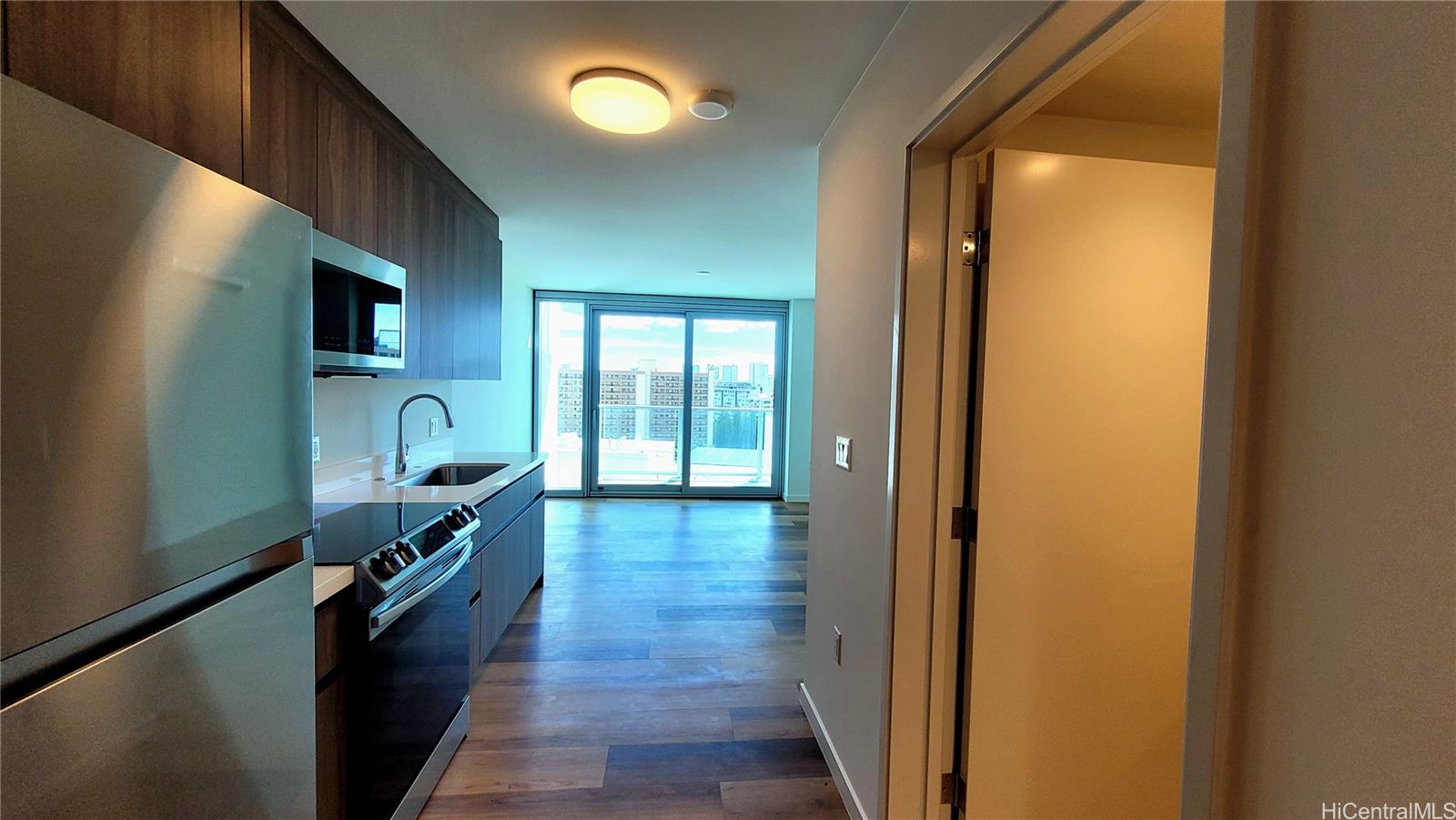 1500 Rycroft St Honolulu - Rental - photo 3 of 25