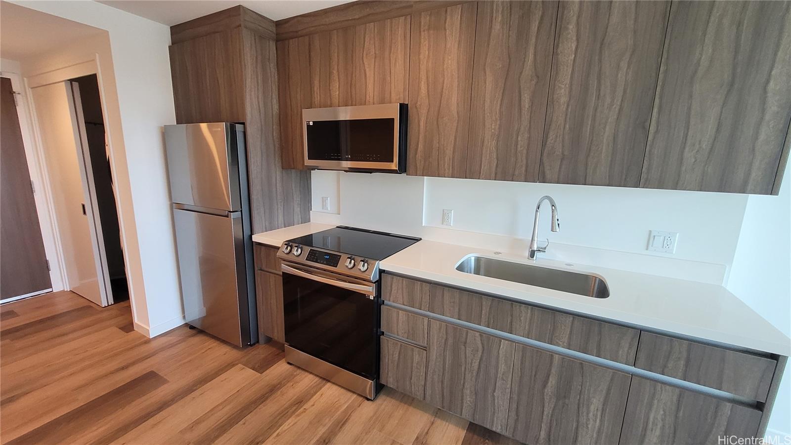 1500 Rycroft St Honolulu - Rental - photo 7 of 25