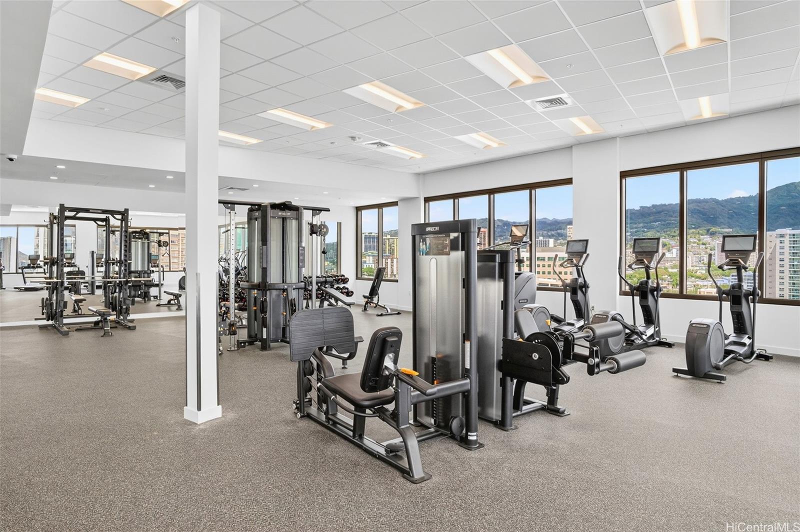 The Park on Keeaumoku condo # 1410R, Honolulu, Hawaii - photo 15 of 22