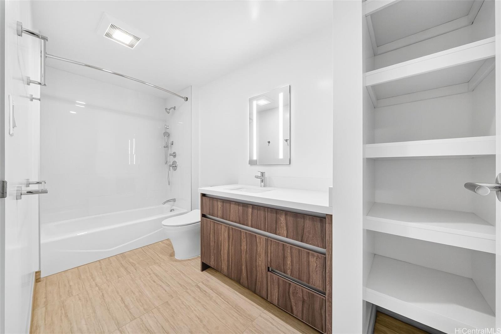 The Park on Keeaumoku condo # 1410R, Honolulu, Hawaii - photo 8 of 22