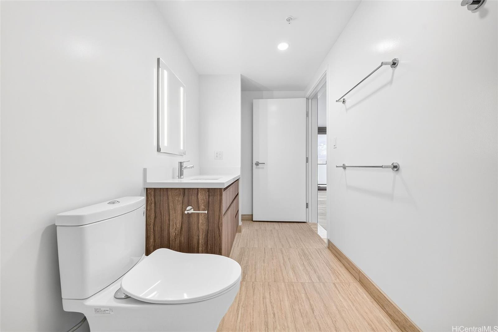 The Park on Keeaumoku condo # 1410R, Honolulu, Hawaii - photo 9 of 22