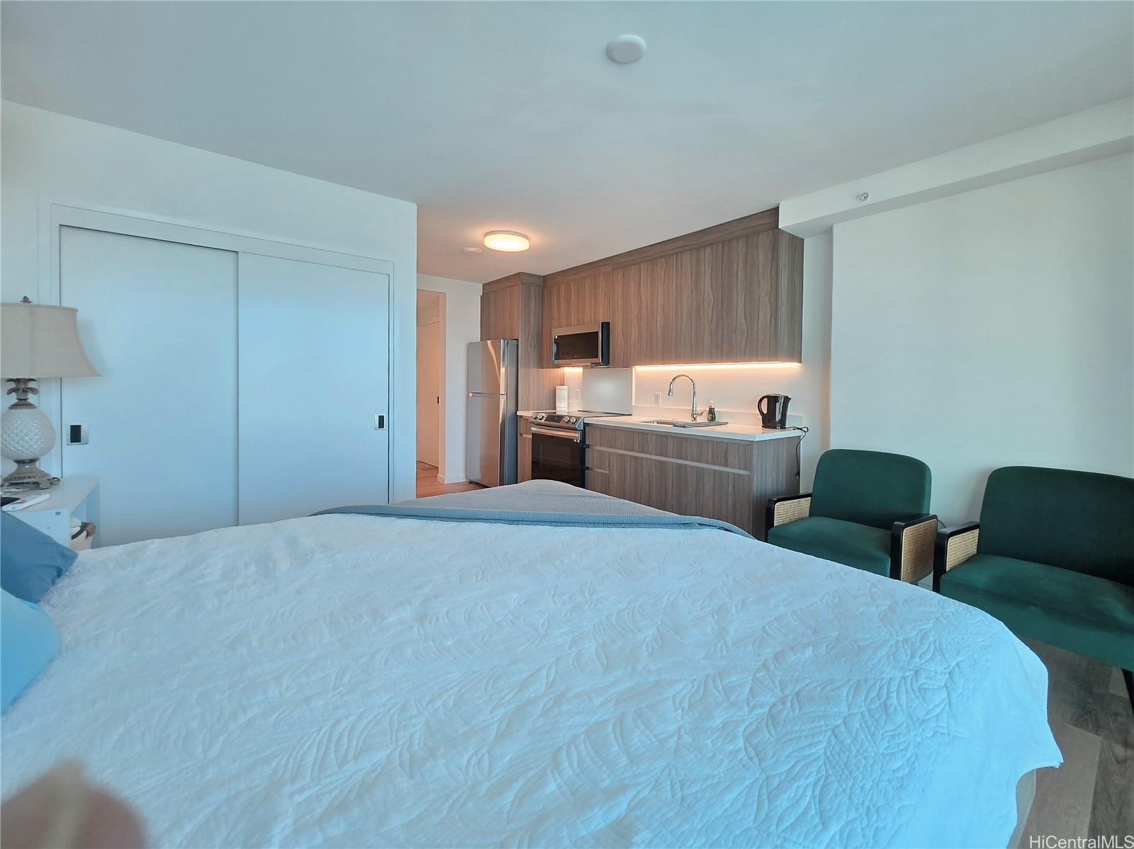 1500 Rycroft Street Honolulu - Rental - photo 2 of 22