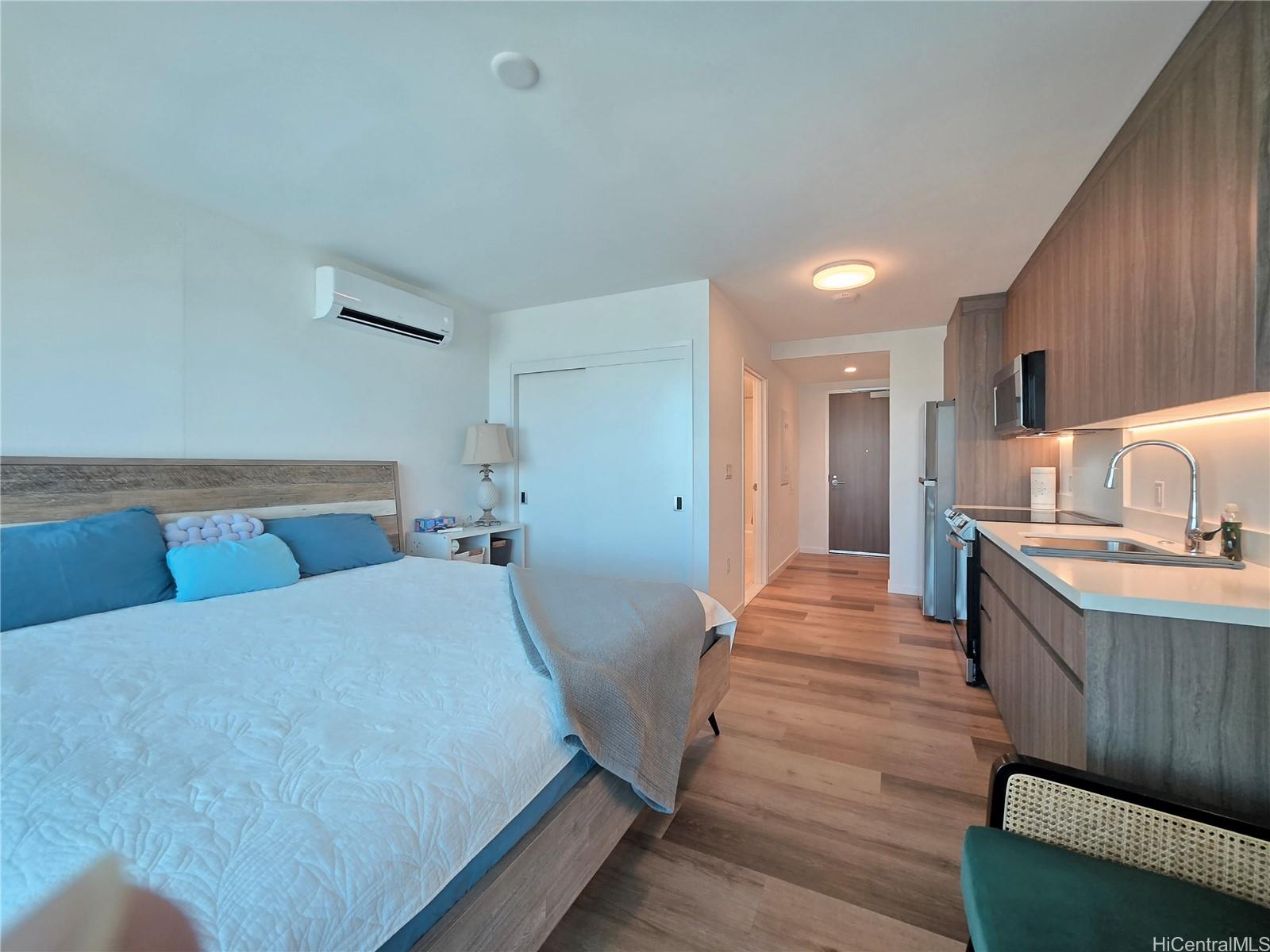 1500 Rycroft Street Honolulu - Rental - photo 3 of 22