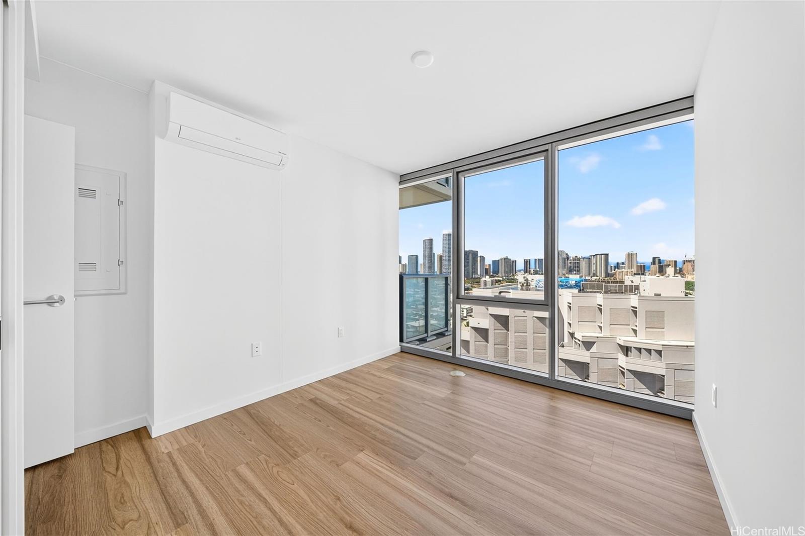 The Park on Keeaumoku condo # 1704R, Honolulu, Hawaii - photo 2 of 18